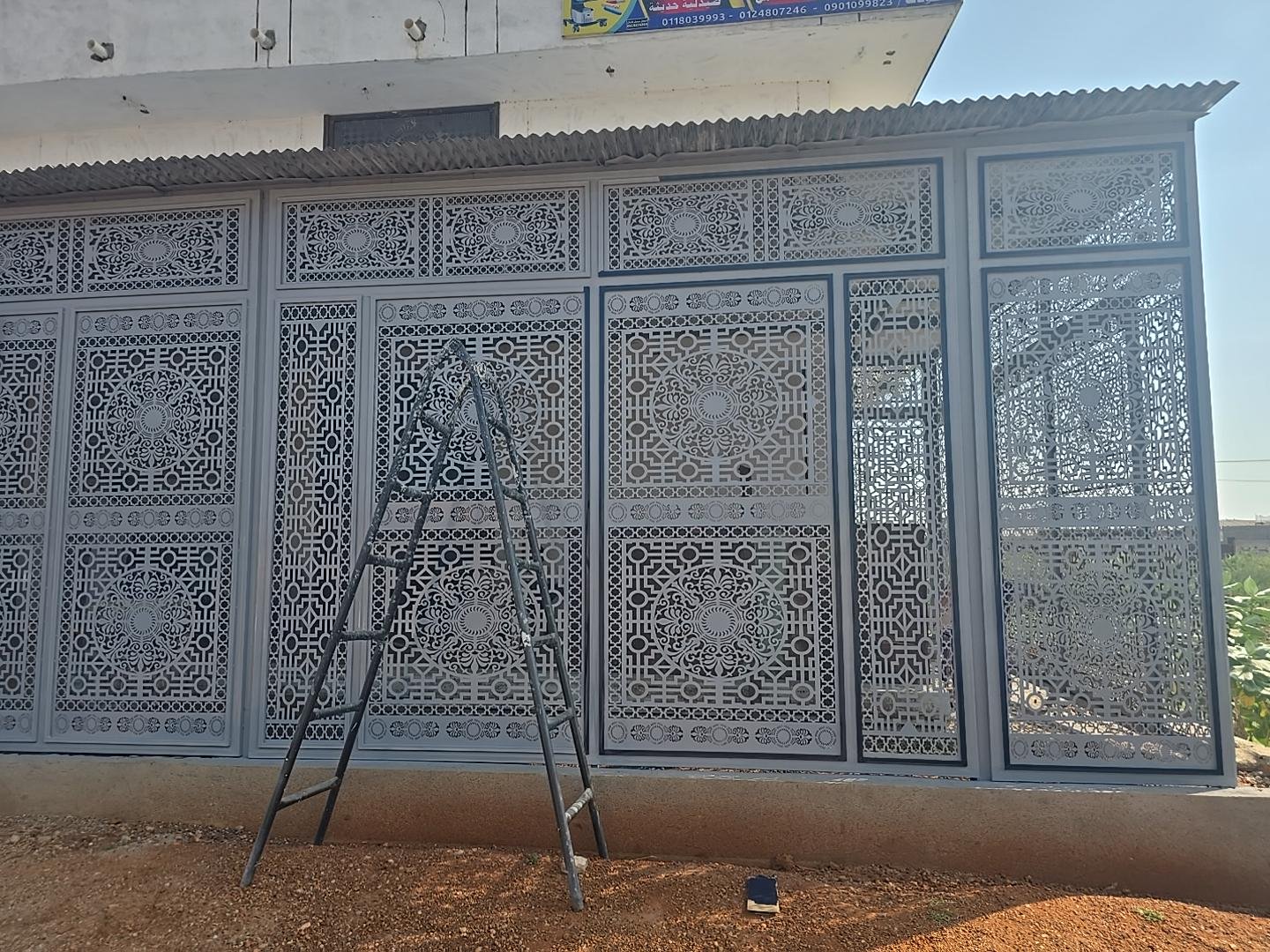 أعمال قص الليزر والزخارف